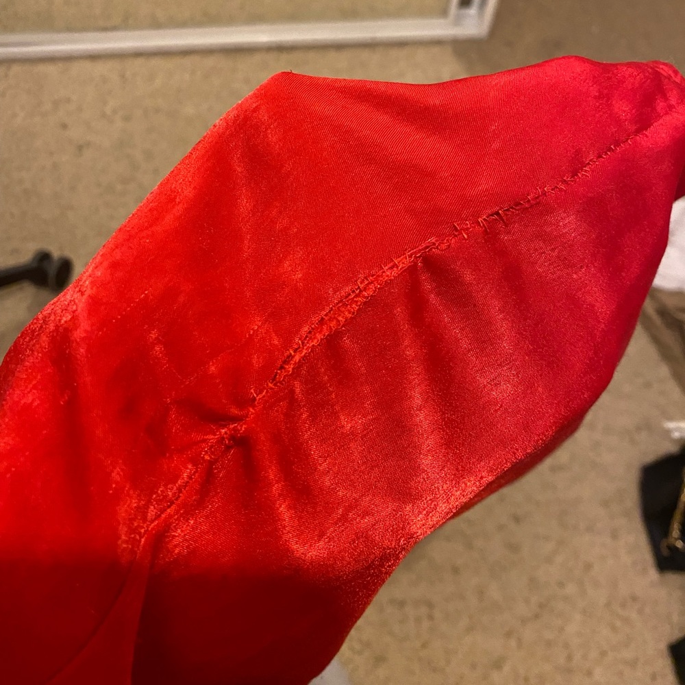 💥3 for $20 Reverse Red backless satin mini dress fits 6-8 - Picture 3 of 3